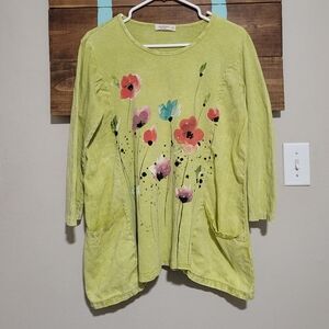 Jess & Jane Green Artzie Floral 100% Cotton Front Pockets Asymmetrical Hem Top M